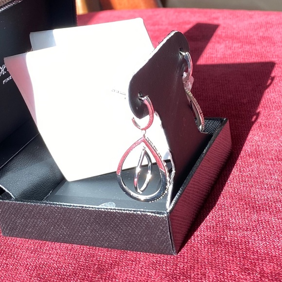 Diamond interlocking Drop Earrings Brand New - Picture 8 of 10